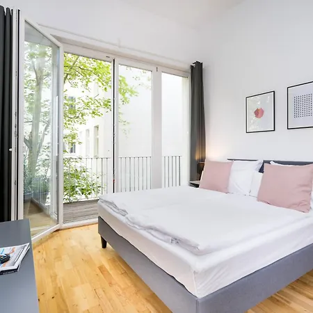 Aparthotel Bensimon Prenzlauer Berg 4*