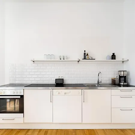 Aparthotel Bensimon Prenzlauer Berg 4*